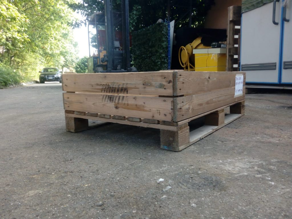 Bins in legno usato