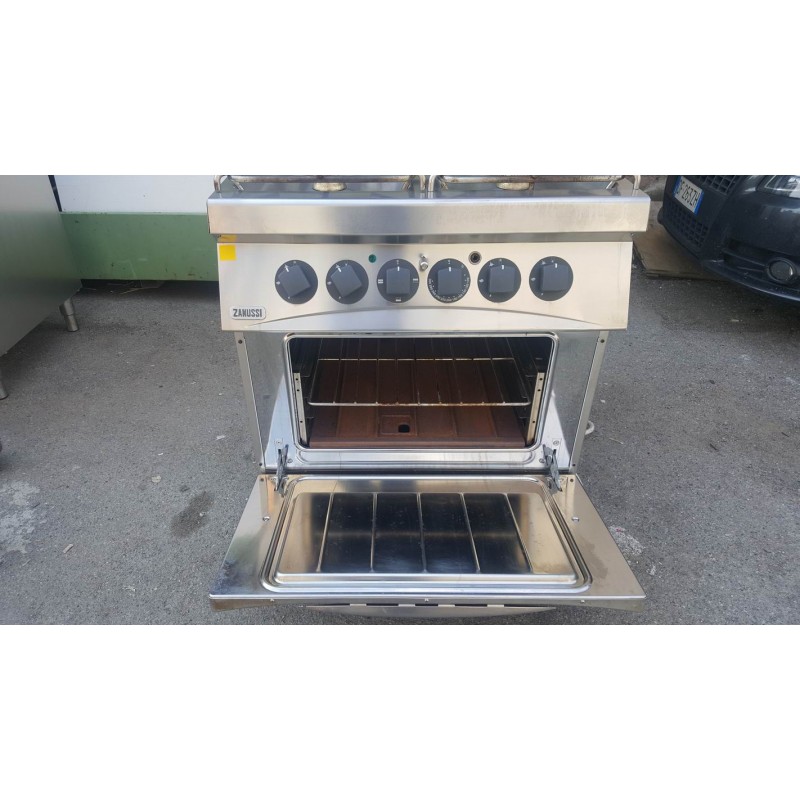 Cucina agas 4 fuochi con forno elettrico usata